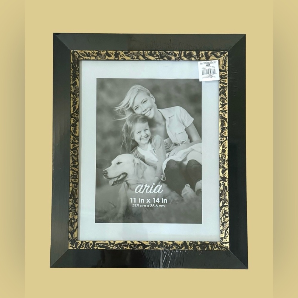 Aria Frame by Aaron Brothers - Golden Leaf Black (11” x 14”)